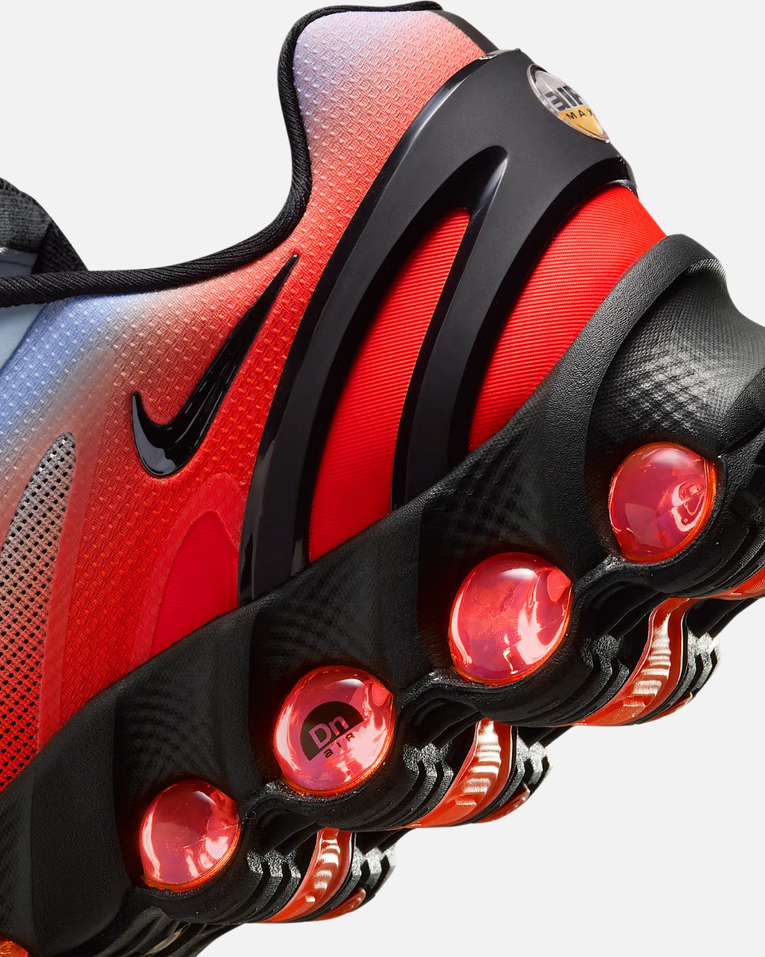 Nike Air Max DN8 - Rouge/Bleu